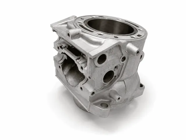Cylindre KTM EXC/SX 300 2 temps rechromé avec restauration du dépôt en nickel-carbure de silicium et polissage T-Shape.