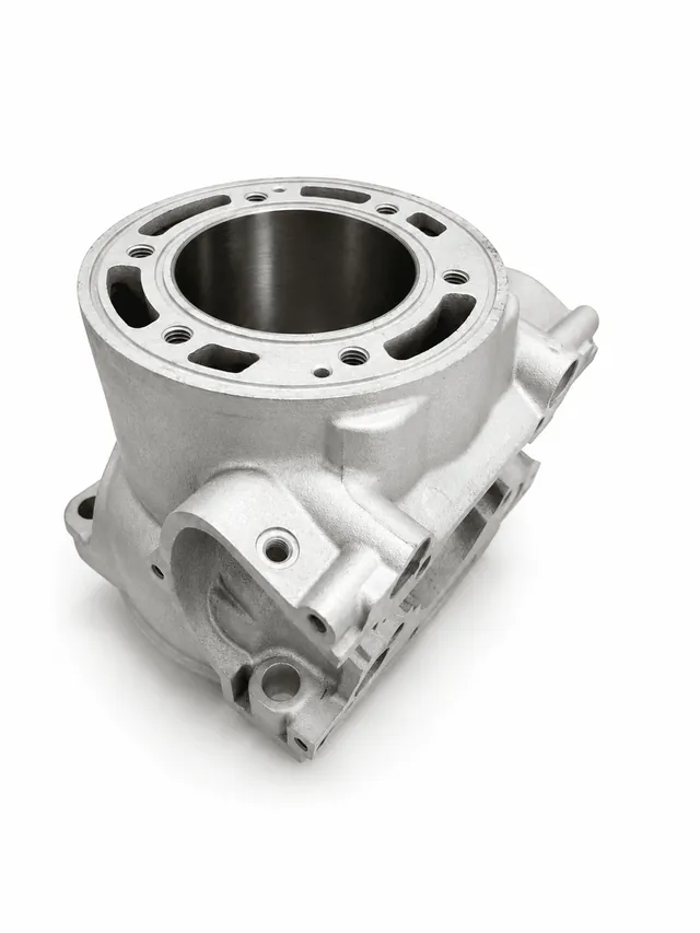 Cylindre KTM EXC/SX 250 2 temps rechromé avec restauration du dépôt en nickel-carbure de silicium et polissage T-Shape.